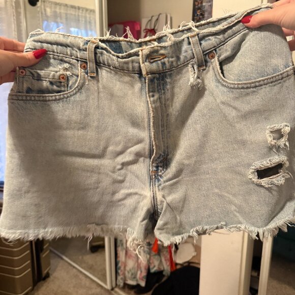 Levi Jean Shorts - Picture 2 of 4